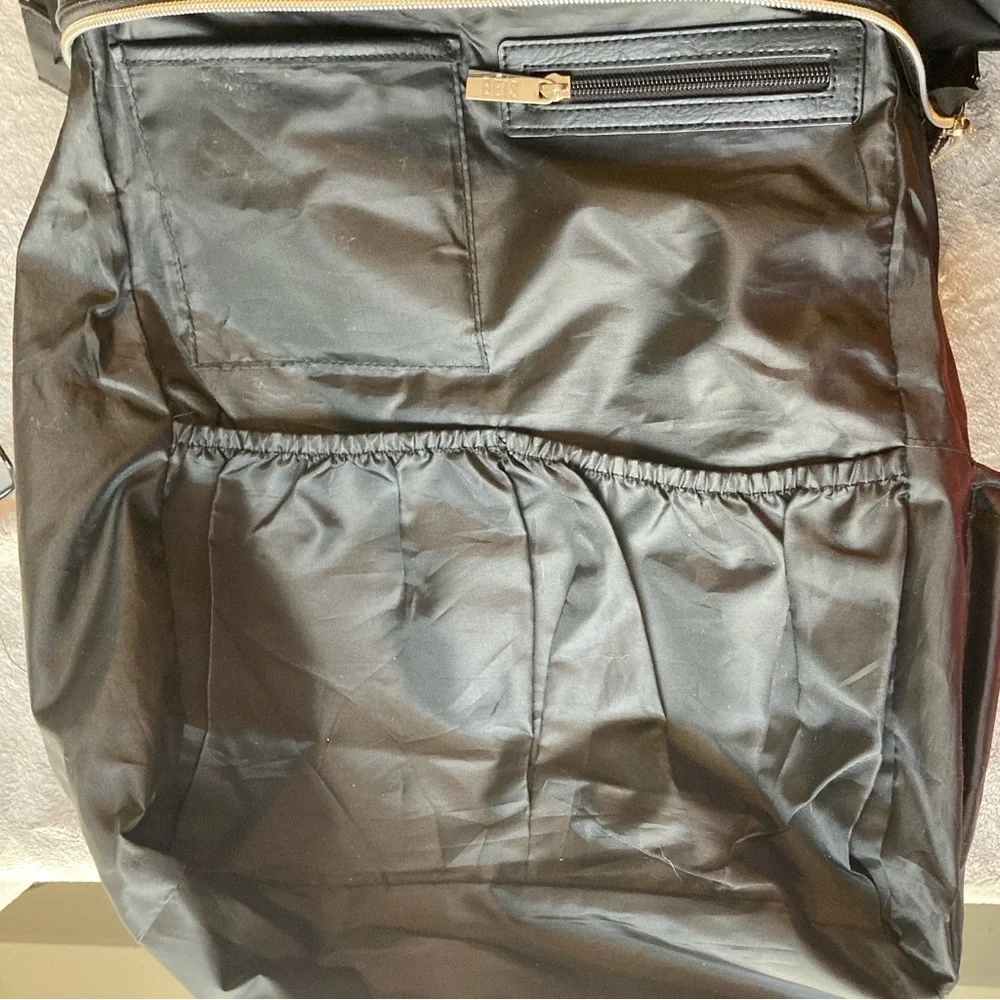 BEIS roomy diaper